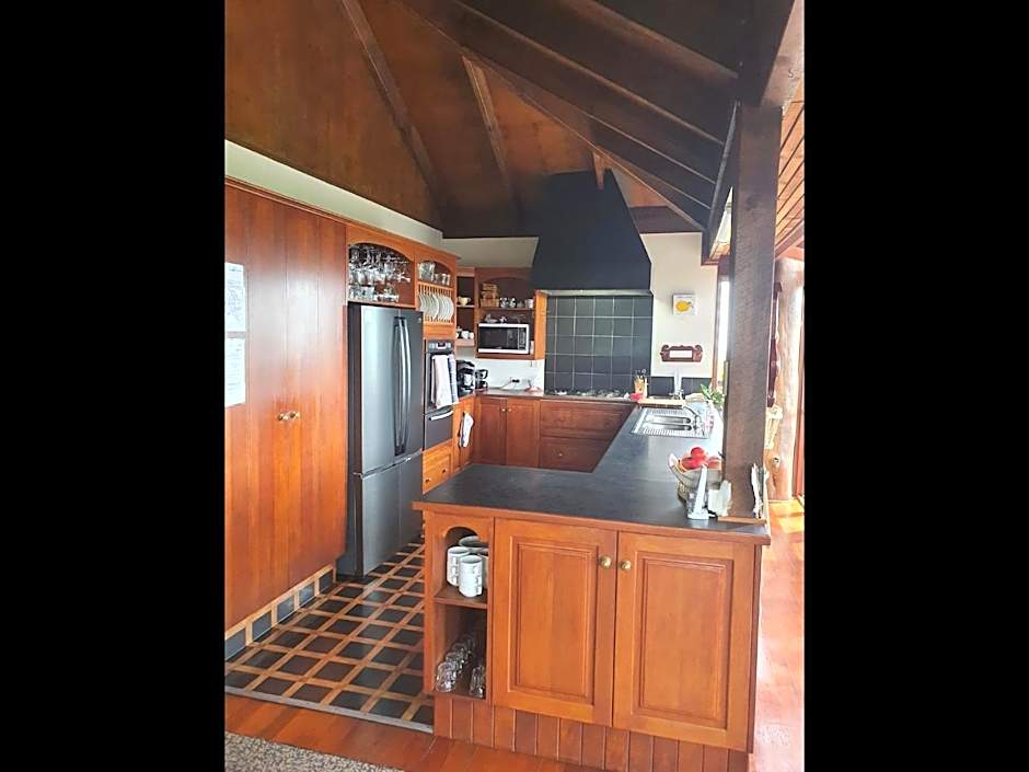 Tamborine Mountain Bed & Breakfast