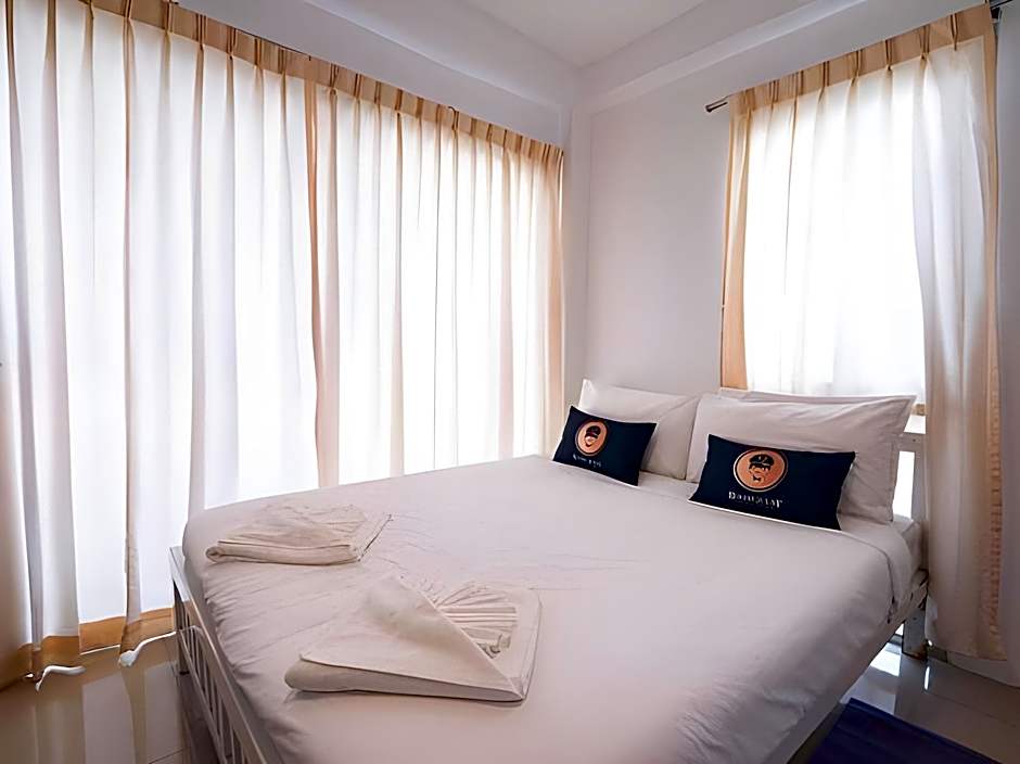 RQ Bangkok Sukhumvit 50 by Collection O