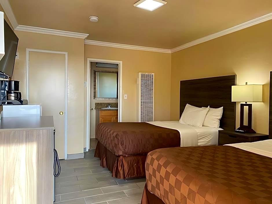 Holland Inn and Suites