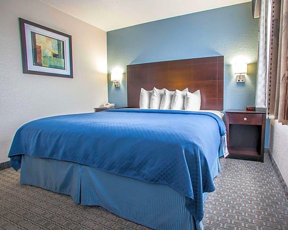 Quality Inn & Suites Ankeny-Des Moines