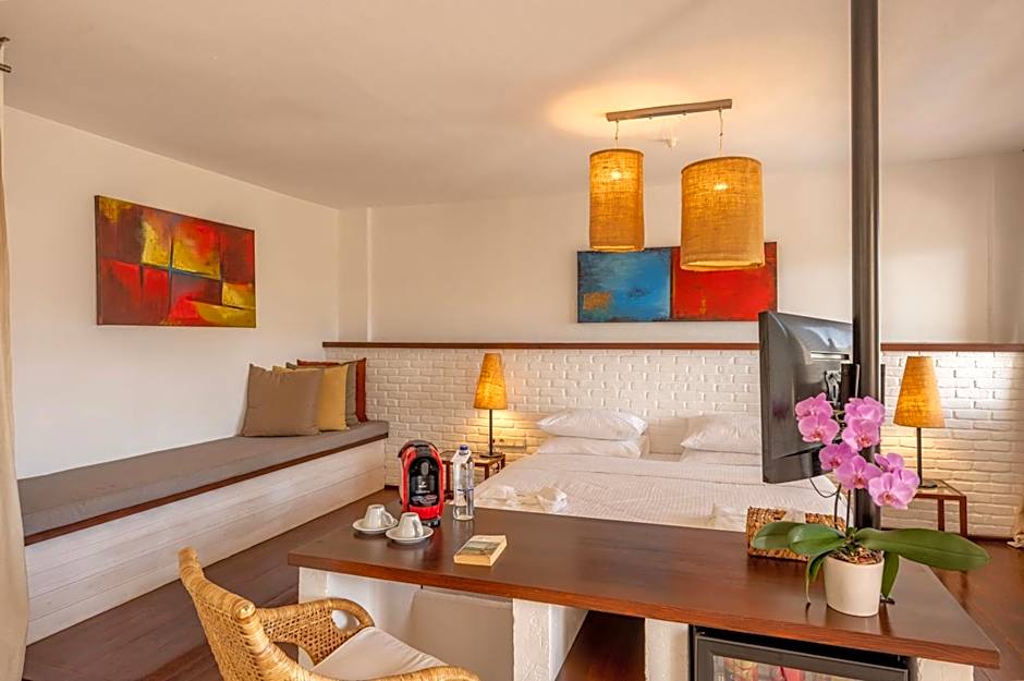 4reasons hotel + bistro | 12+