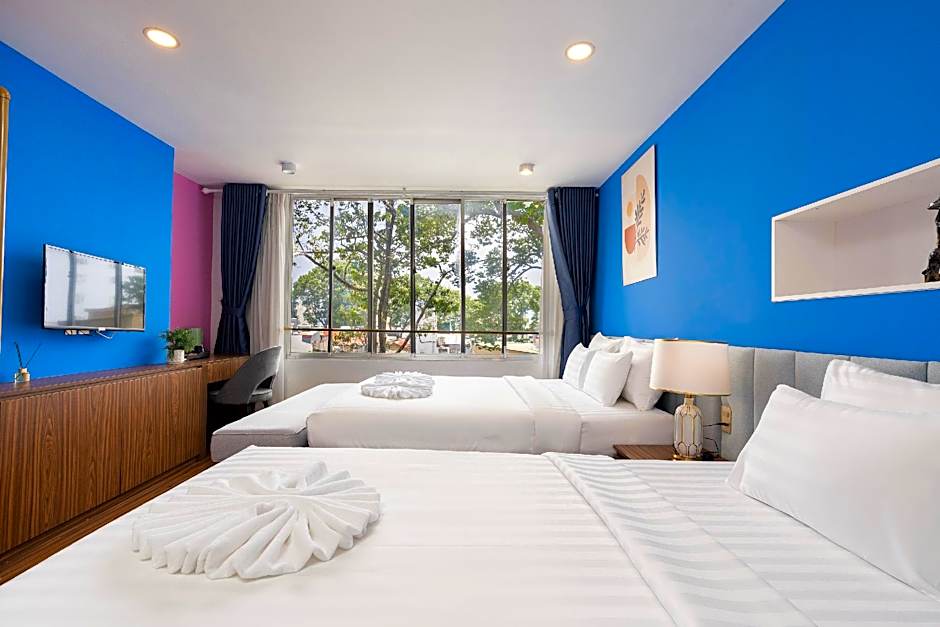 Tago Central Hotel