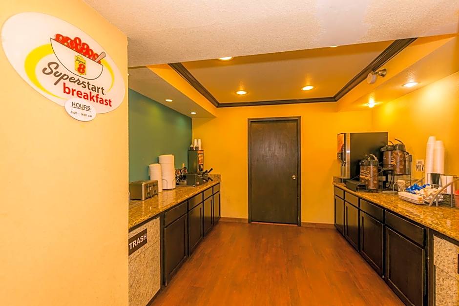 Super 8 by Wyndham Oklahoma Airport Fairgrounds West