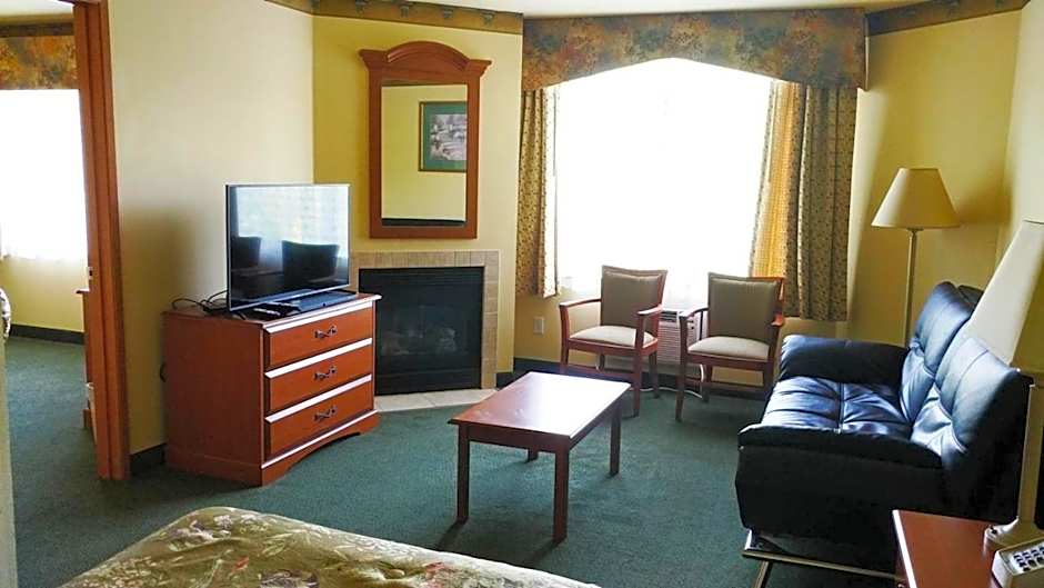 Palace Inn & Suites