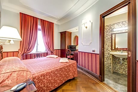 Re Luxury Accomodation.