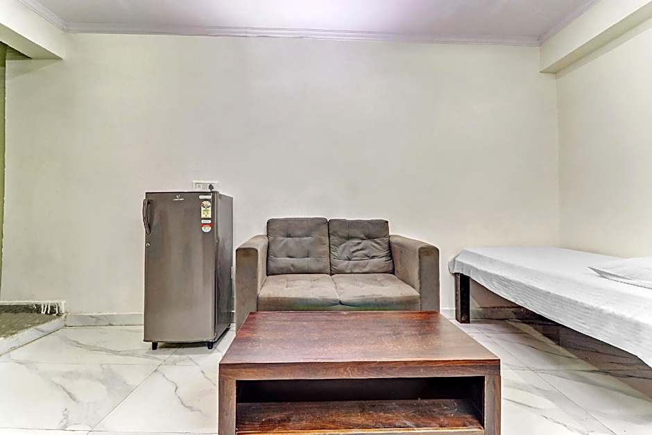 Hotel Cozy Stay by Oyo – Delhi, NY