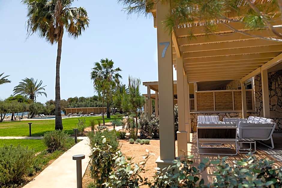 Elya Beach Luxury Suites