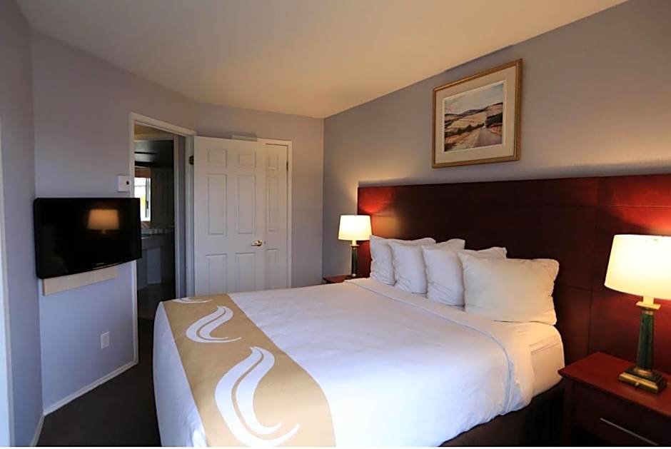 Quality Suites Ste Anne De Beaupre