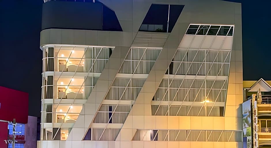 Ttc Hotel Deluxe Airport