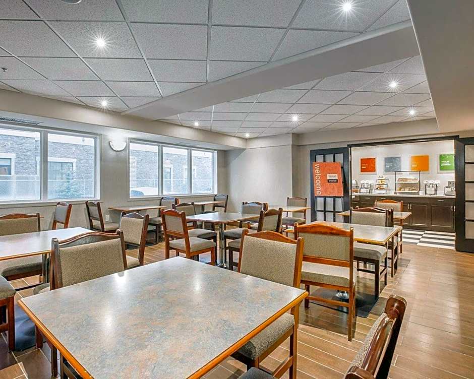 Comfort Inn & Suites Calgary - University