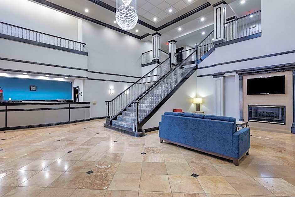 Quality Inn & Suites I-35 E/Walnut Hill