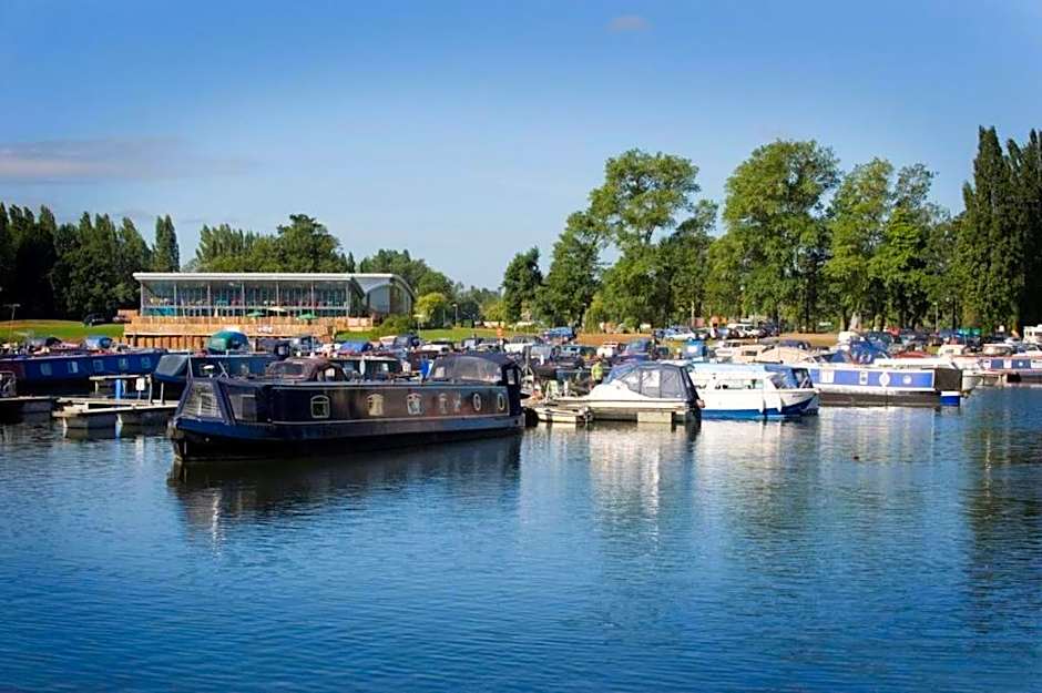 Billing Aquadrome- Bird Lake Pastures Holiday Caravan Sleep 6