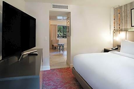 Deluxe King Room with Single Sofa Bed - Riverside