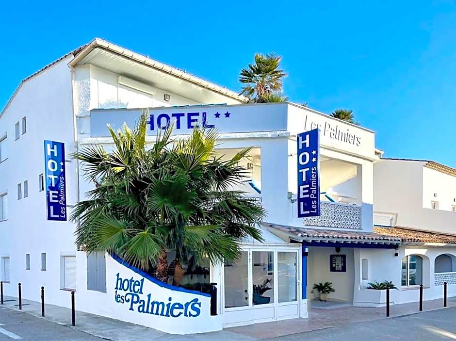 Hotel Les Palmiers En Camargue