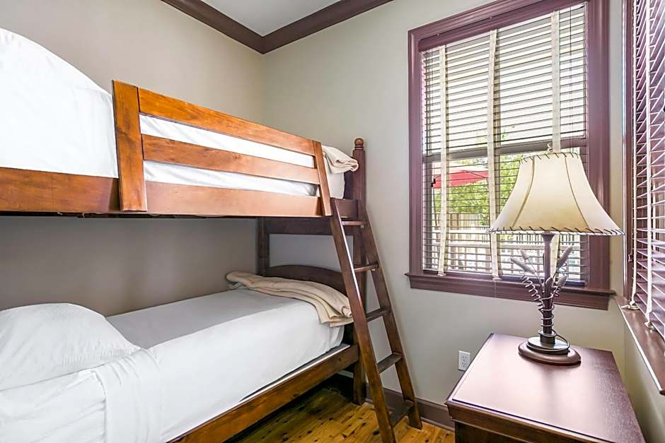 Water Street Hotel & Marina, an Ascend Collection Hotel