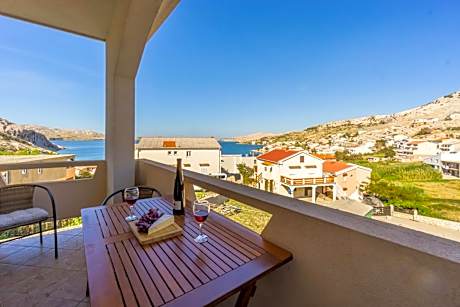 Apartment and Room Bacic