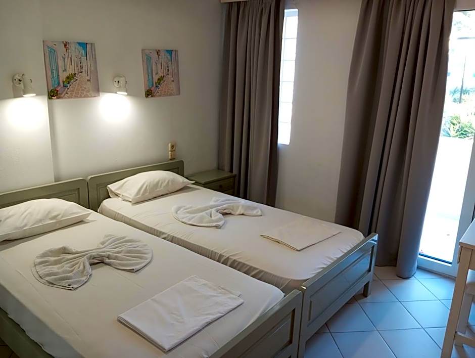 Renia Studios - Pool & Beach in 150m - Agia Pelagia