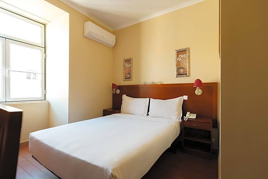 Grande Pensao Residencial Alcobia