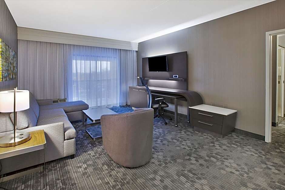 Courtyard by Marriott Somerset