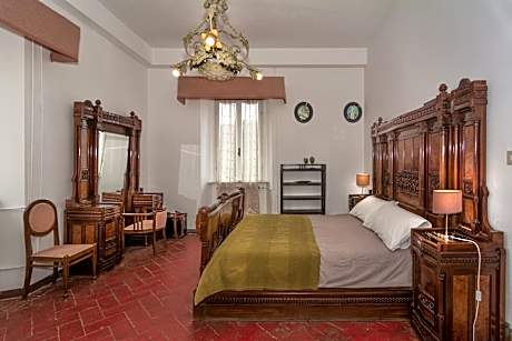 Large Double Room with Private External Bathroom