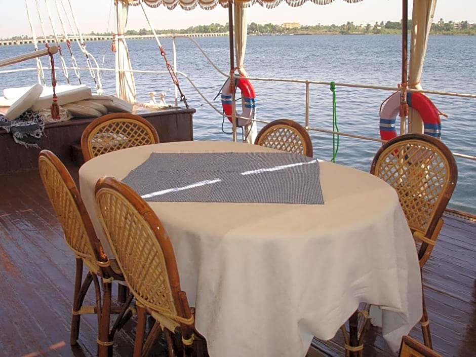 Luxor Dahabiya Nile Cruise Private Family