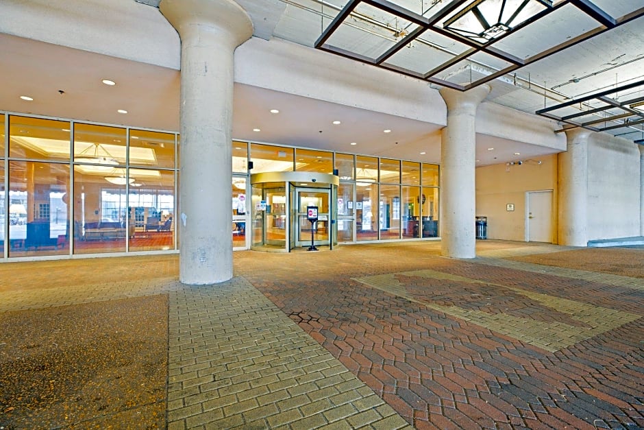 OYO Hotel St Louis Downtown City Center MO