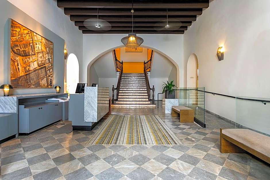 Palacio Provincial San Juan, Curio Collection by Hilton