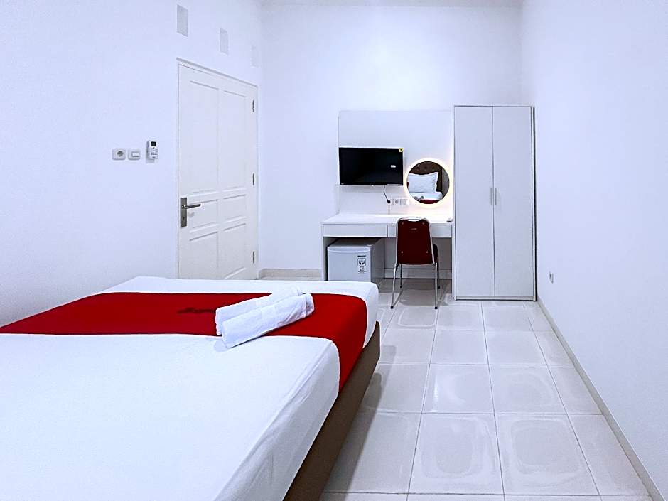 RedDoorz @ Griya Martha Sumber Solo