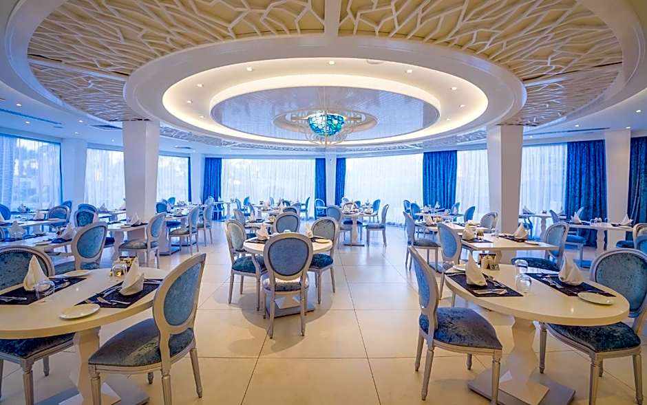 Adams Beach Hotel & Spa