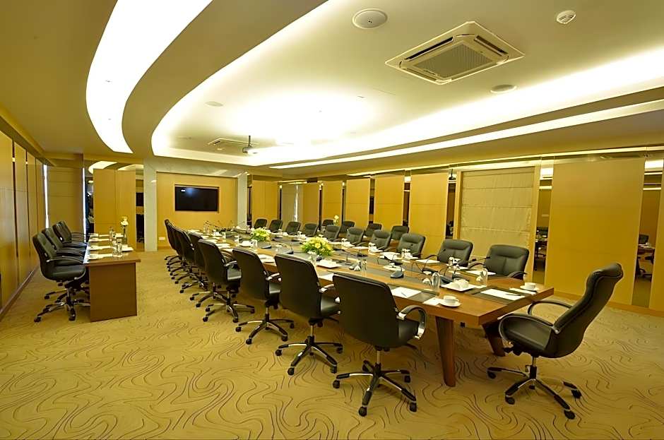 Tenera Hotel & Suites