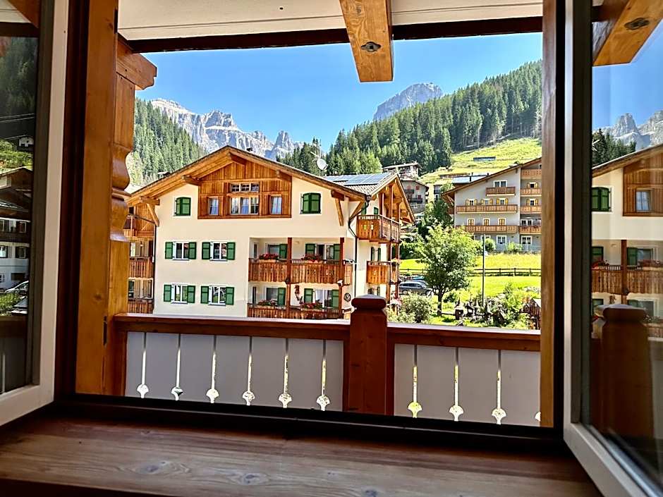 B&B Family Accommodation Canazei SKI-IN SKI-OUT