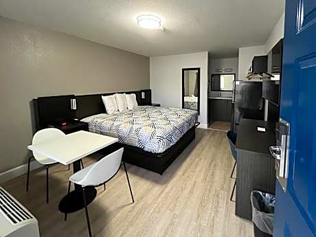 King Room - Non-Smoking