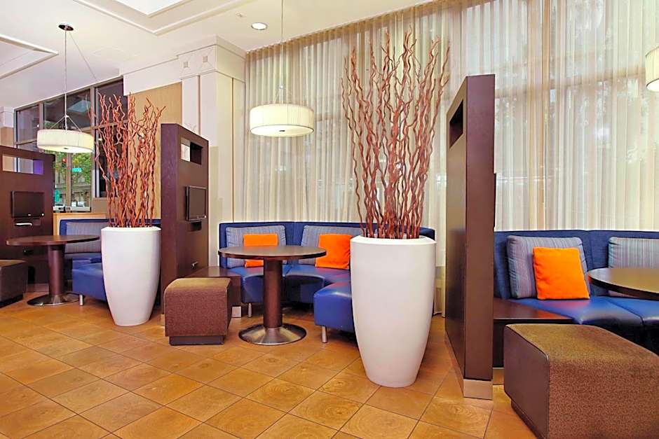 Courtyard by Marriott Oakland Downtown