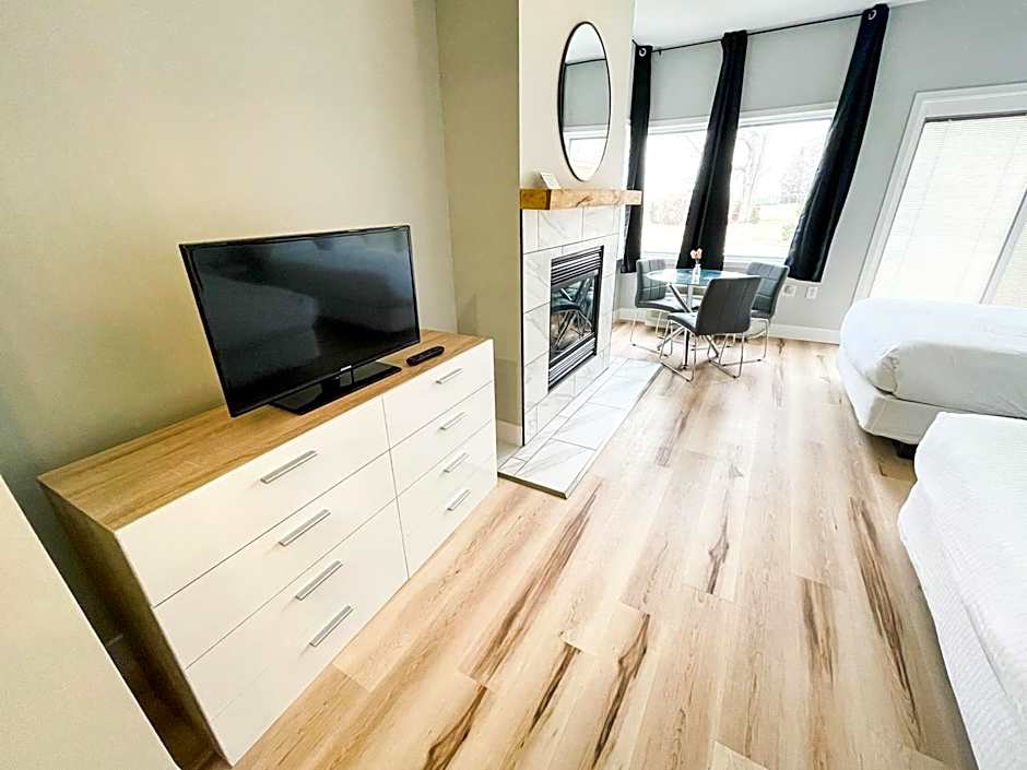 Lake Bluff Inn and Suites