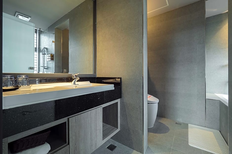Watermark Hotel - Kaohsiung Main Station