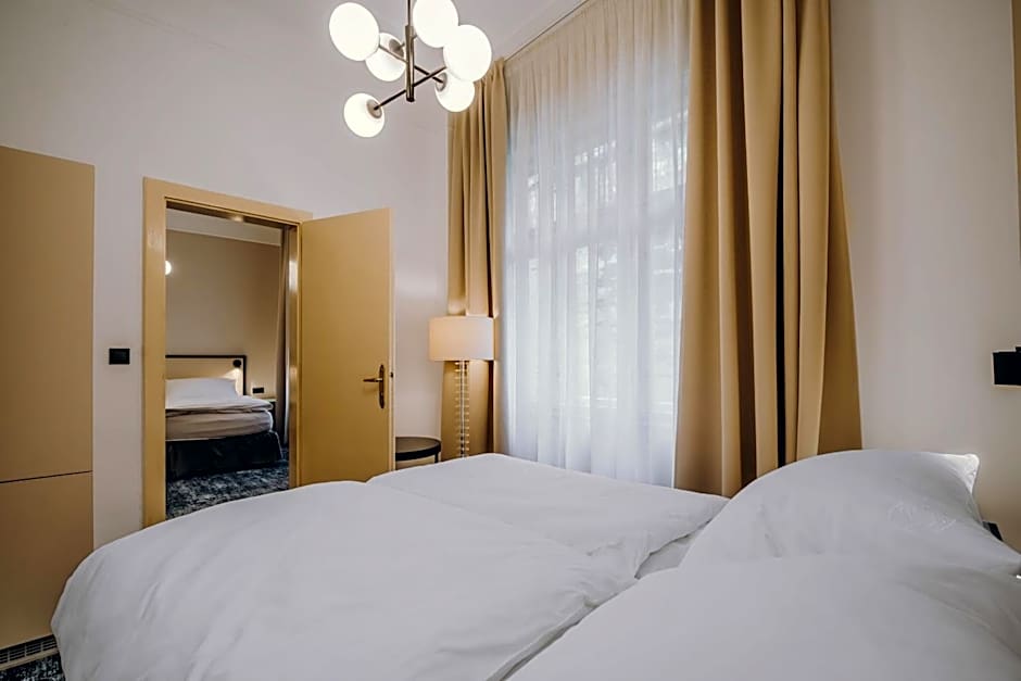 Esplanade Self Check-in Hotel