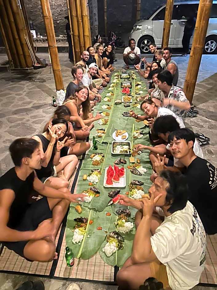 Medewi Secret SurfCamp