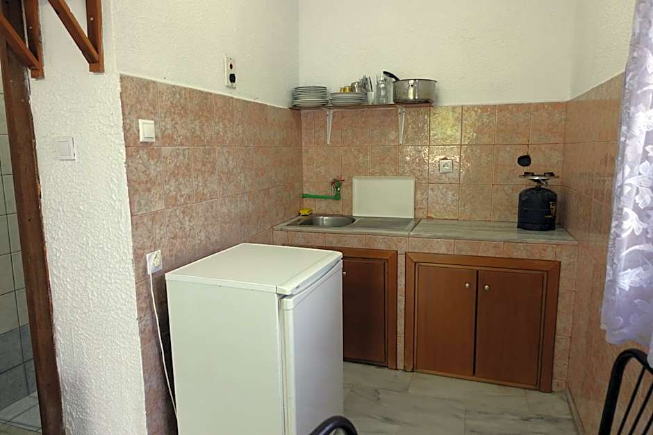 Camping Mitikas and Bungalows