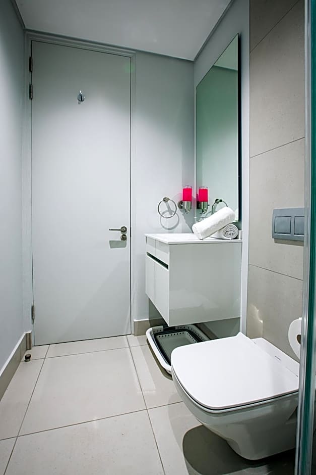 Ellipse Waterfall Executive Apartments