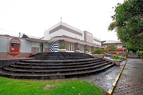 OYO 1808 New Bandungan Indah