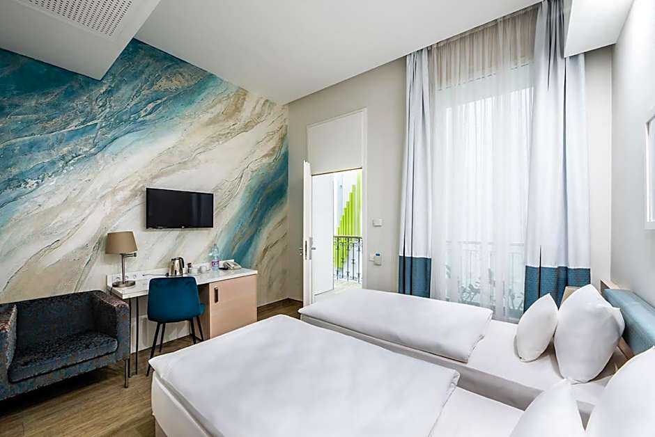 Atrium Fashion Hotel