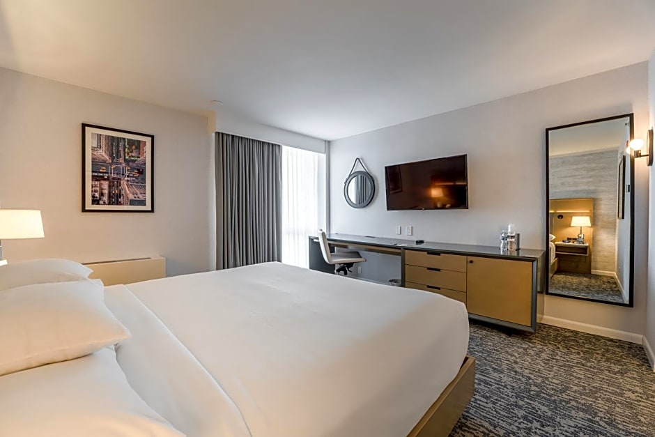 DoubleTree by Hilton New York JFK Airport