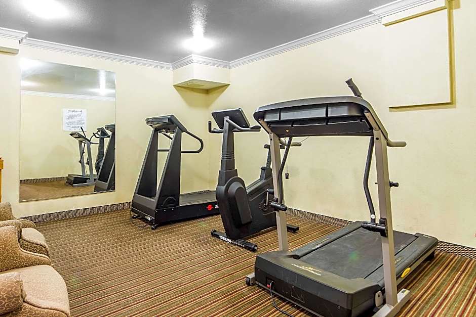 Rodeway Inn & Suites Hayward - Oakland South – Hayward, CA