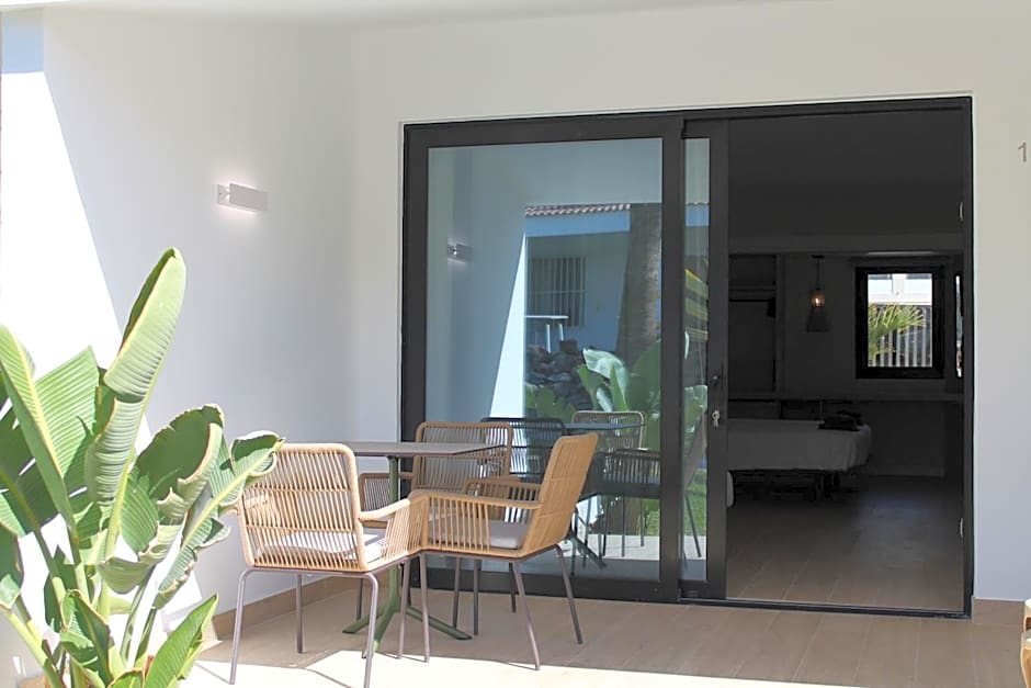 Bungalows Side Shore