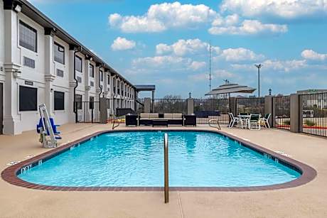 Motel 6-Brenham, TX