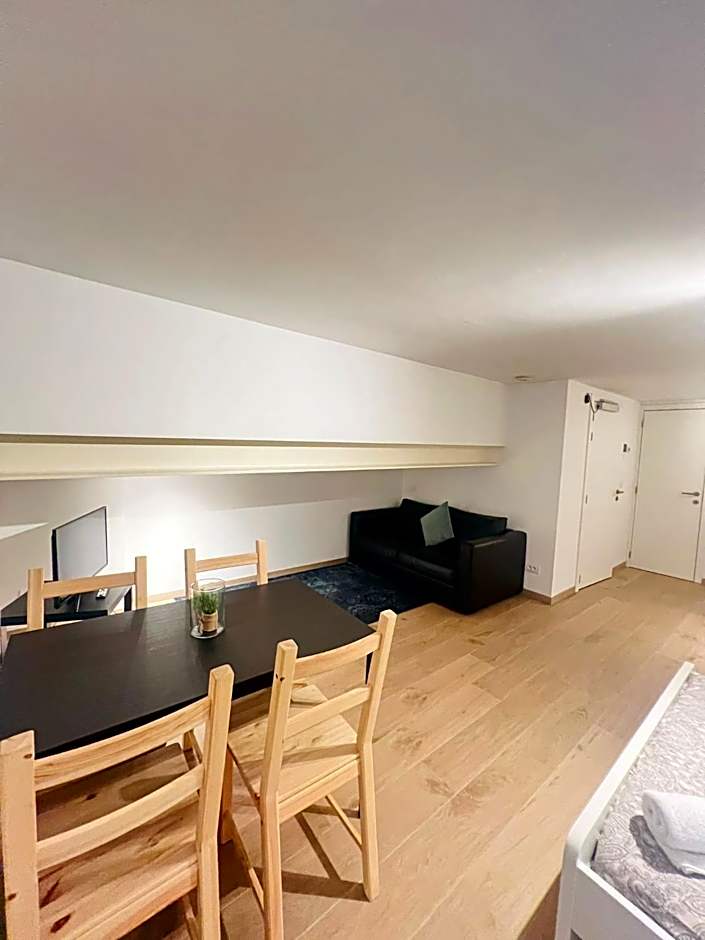 OneLuxStay near Fashion District