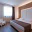 City Hotel & Suites