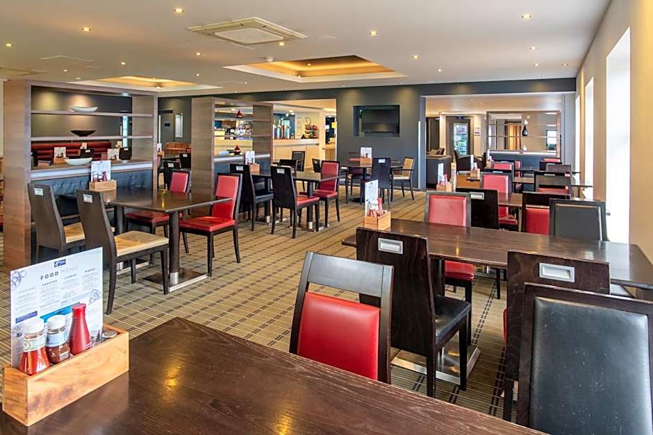 Holiday Inn Express Warwick - Stratford-upon-Avon By IHG
