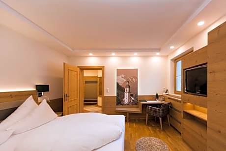 Double Room with Balcony (3 Adults)