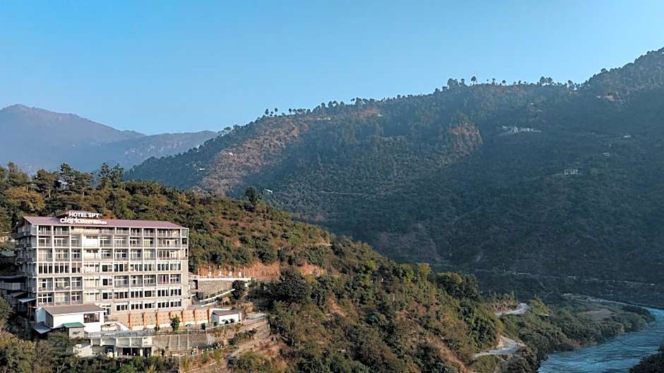 SPT Clarks Inn Suites, Mandi